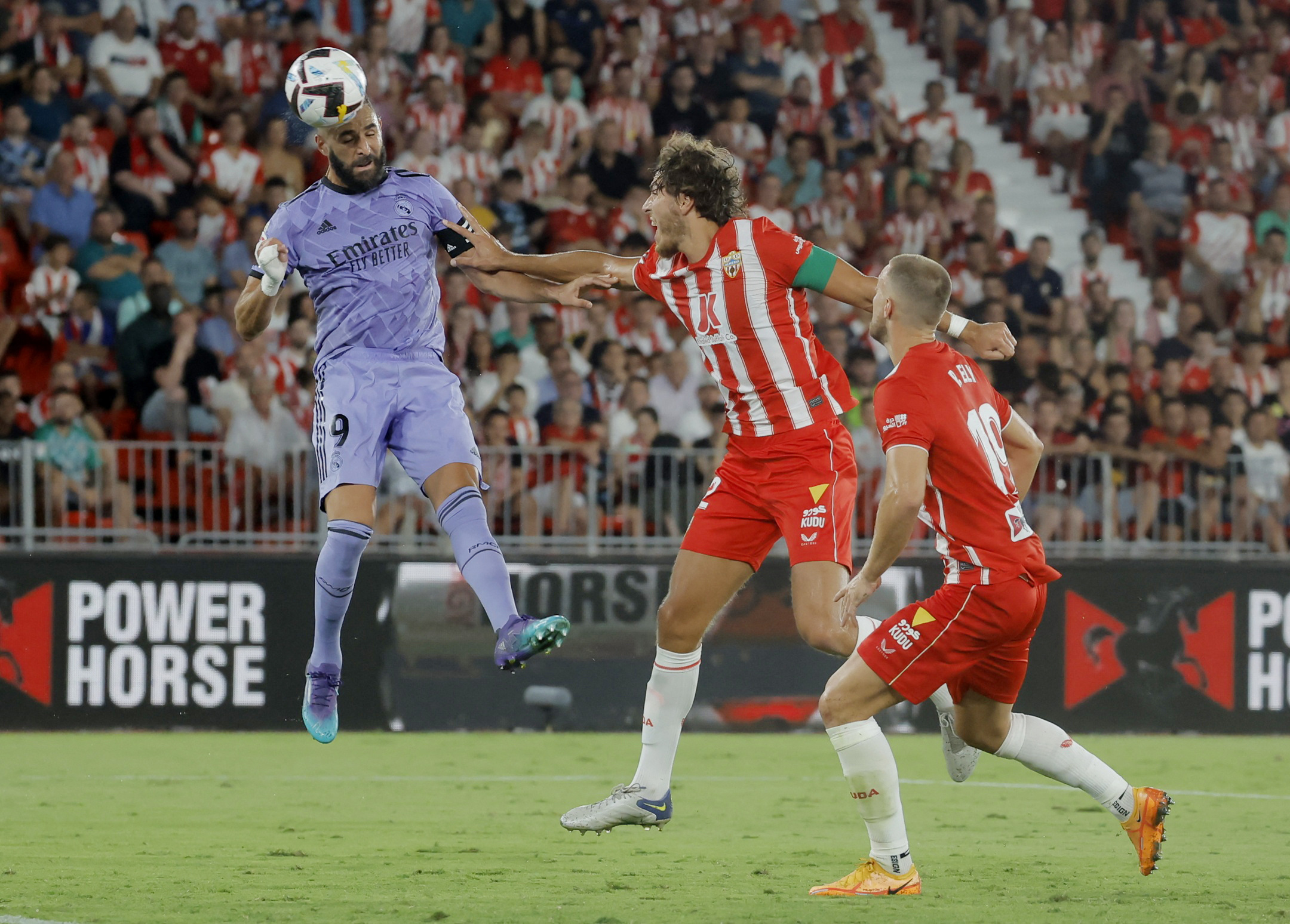 阿尔梅里亚客场逆转战胜,重返联赛前列 阿尔梅里亚客场逆转战胜,重返联赛前列