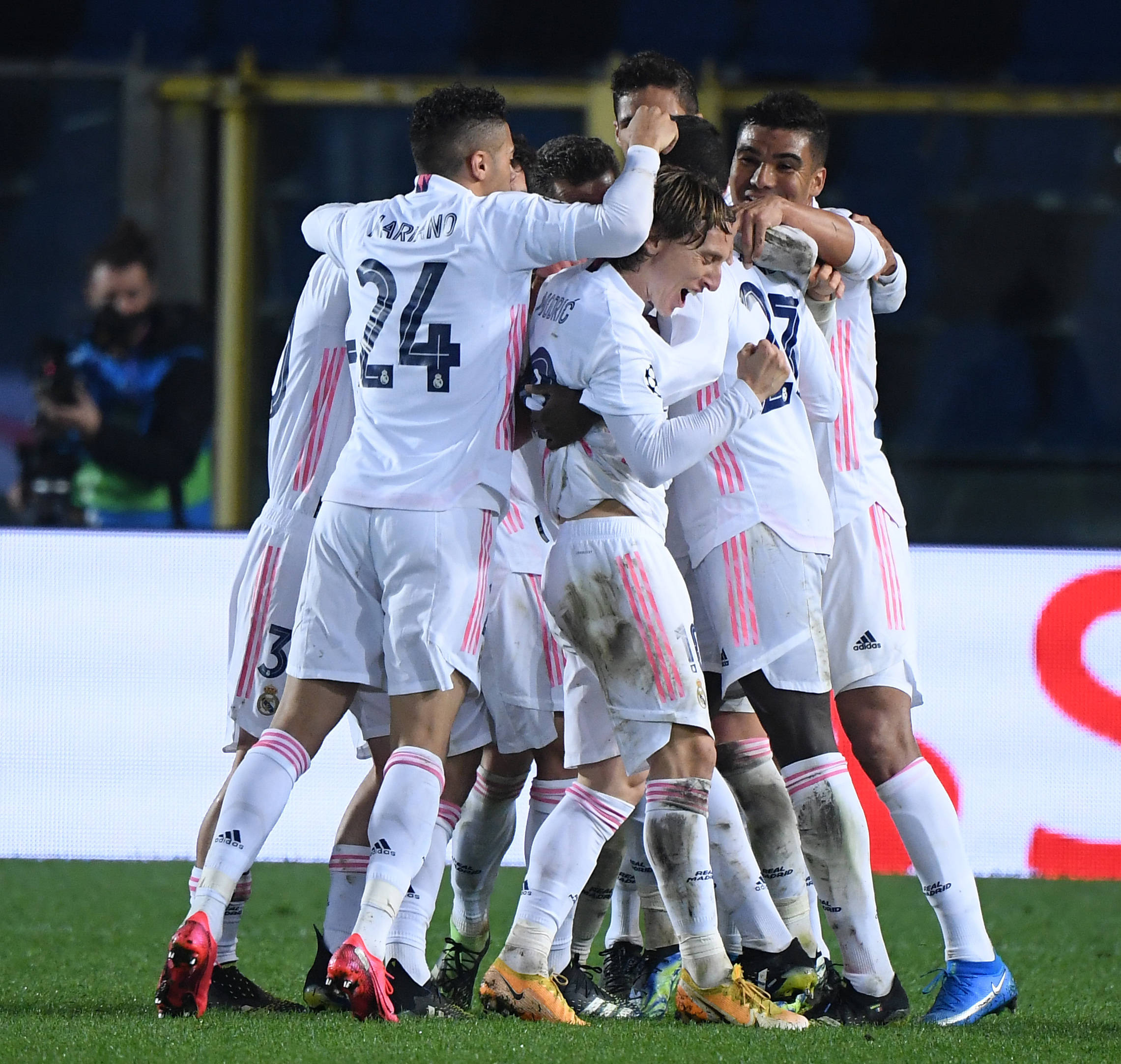 皇马1-0击败瓦伦西亚,晋级欧冠半决赛 皇马1-0击败瓦伦西亚,晋级欧冠半决赛