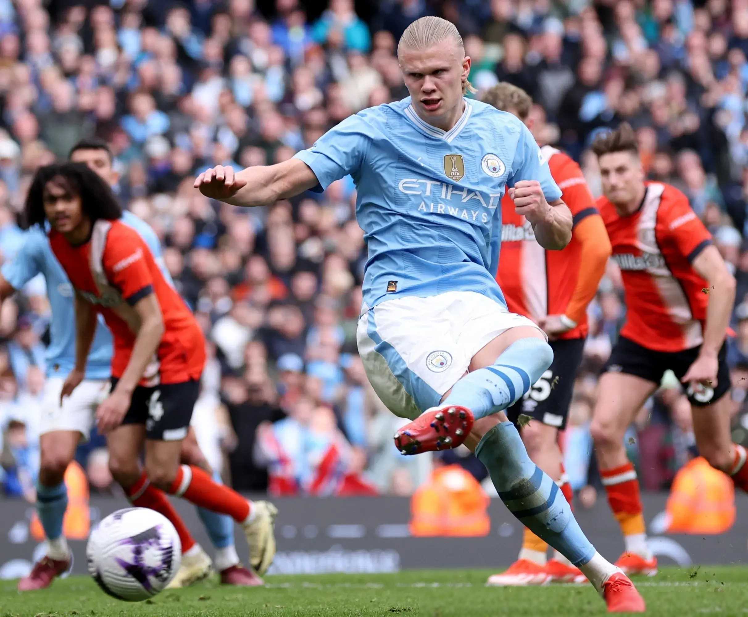 曼城客场大胜,保住冠军希望 曼城客场大胜,保住冠军希望