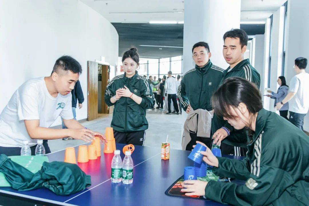 比赛中的精彩表现让人目不暇接,激情澎湃 比赛中的精彩表现让人目不暇接,激情澎湃