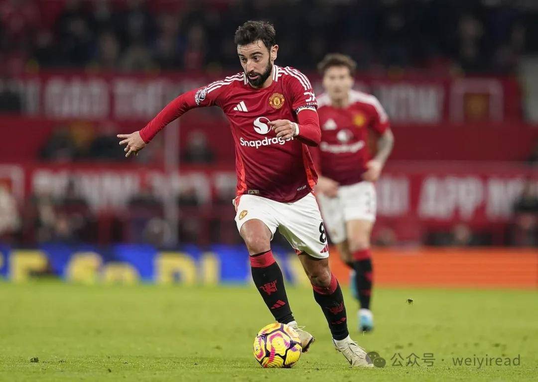 曼联前锋伤愈复出,球队战斗力大增 曼联前锋伤愈复出,球队战斗力大增