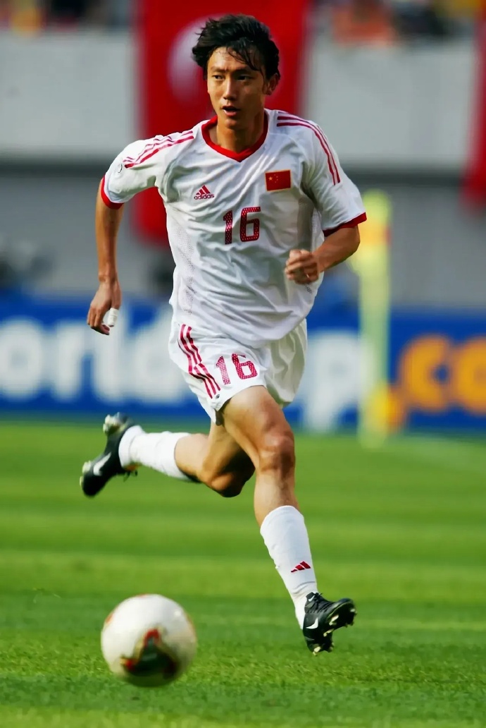 国内球员在亚洲赛场上大放异彩,带领球队跻身前列 国内球员在亚洲赛场上大放异彩,带领球队跻身前列