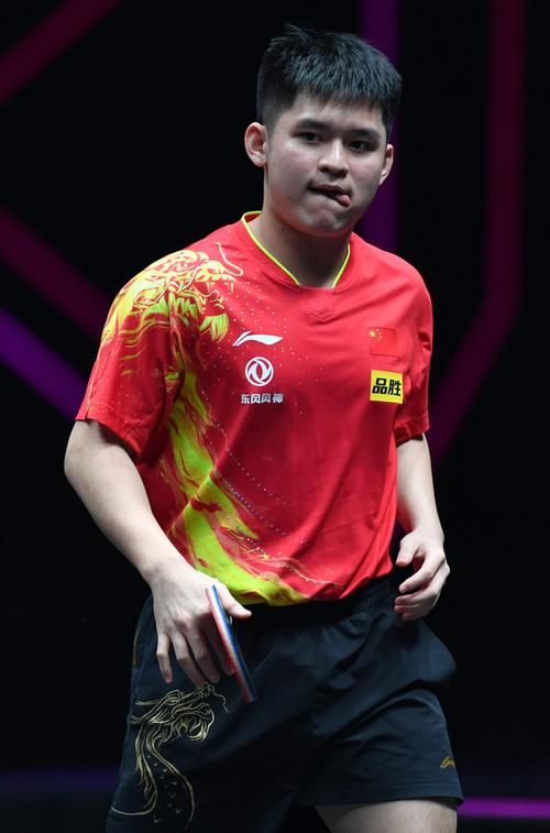 夏蒙尼教练团队研究对手战术,备战全力以赴 夏蒙尼教练团队研究对手战术,备战全力以赴