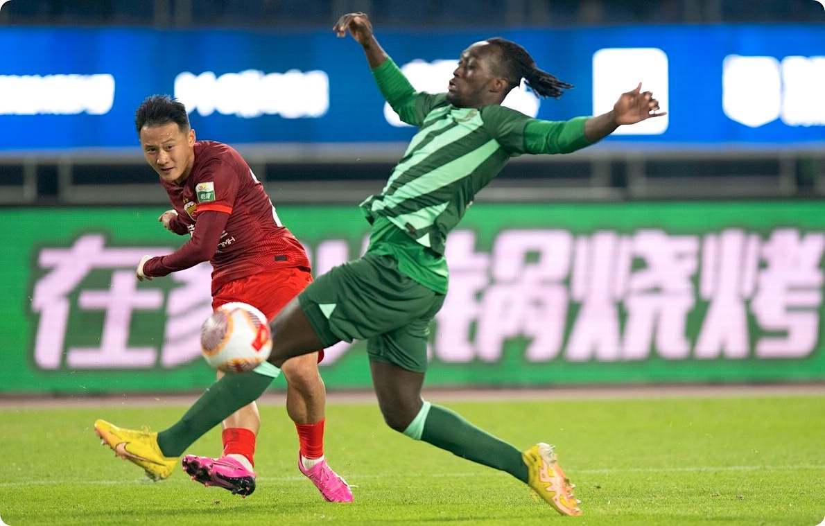 强队遭遇失利,中超领先位置动摇 强队遭遇失利,中超领先位置动摇