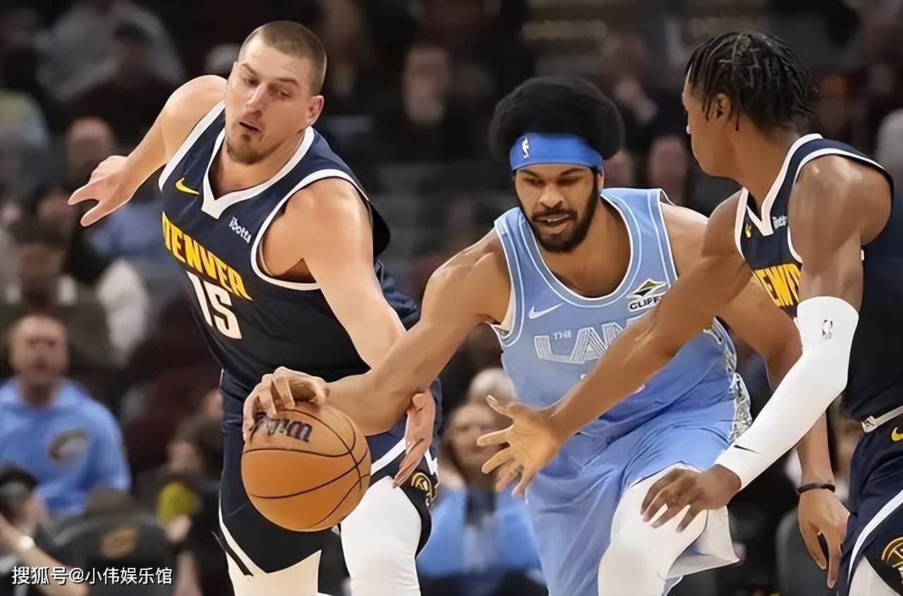 米切尔、穆雷大秀得分本领,率队取胜 米切尔、穆雷大秀得分本领,率队取胜