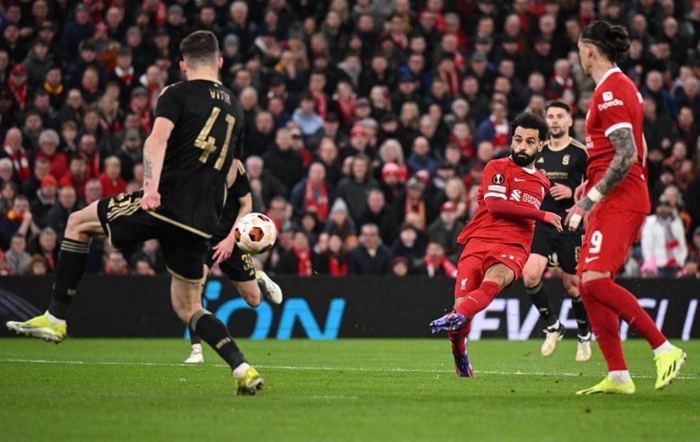 利物浦再登榜首,萨拉赫完成绝杀 利物浦再登榜首,萨拉赫完成绝杀