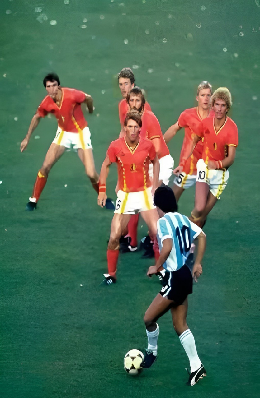 比利时国家队与西班牙国家队的角逐备受瞩目 比利时国家队与西班牙国家队的角逐备受瞩目