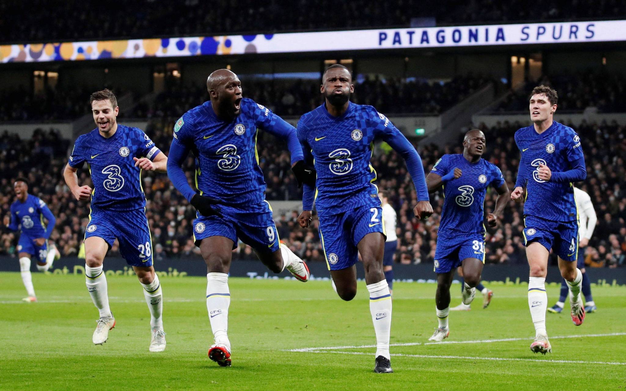 切尔西客场惨败,球队状态起伏不定 切尔西客场惨败,球队状态起伏不定