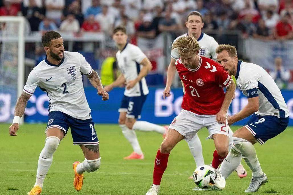 葡萄牙痛失希腊,荷兰小胜斯洛文尼亚 葡萄牙痛失希腊,荷兰小胜斯洛文尼亚