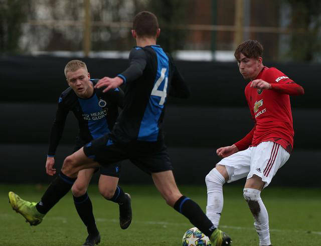 布鲁日鏖战不懈,主场奋起反击,取得完胜 布鲁日鏖战不懈,主场奋起反击,取得完胜