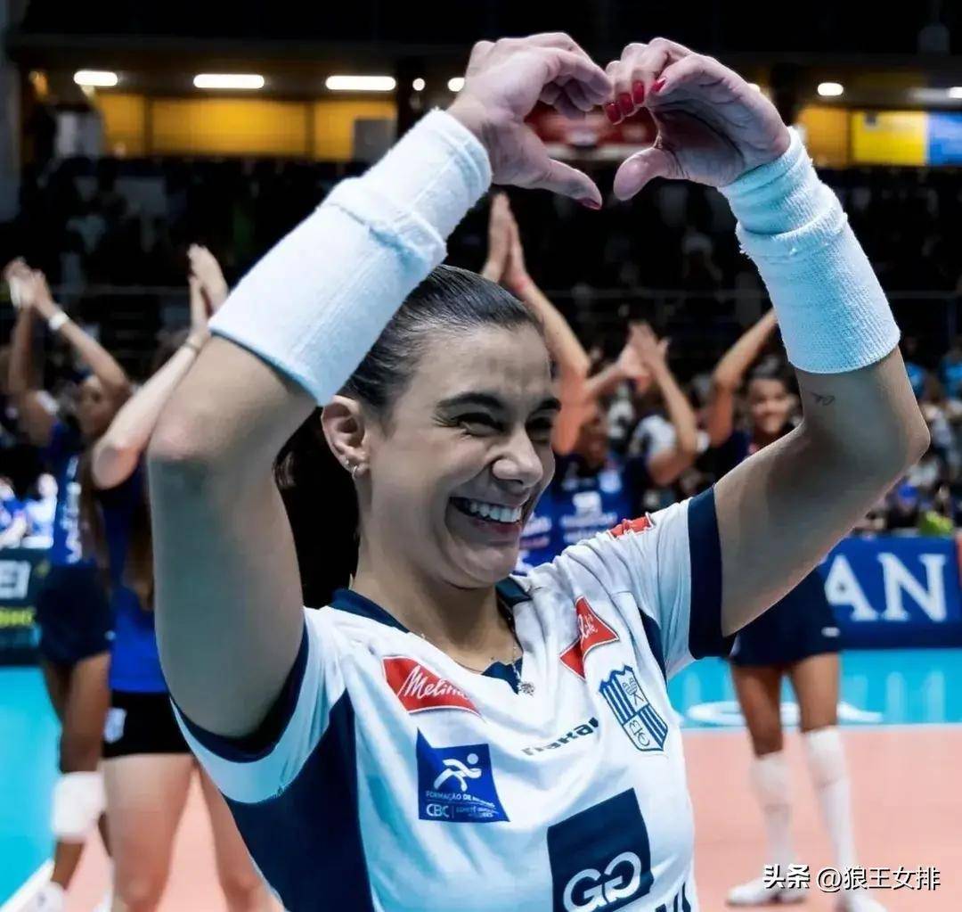 巴西女排精湛表现,球场上尽显默契 巴西女排精湛表现,球场上尽显默契