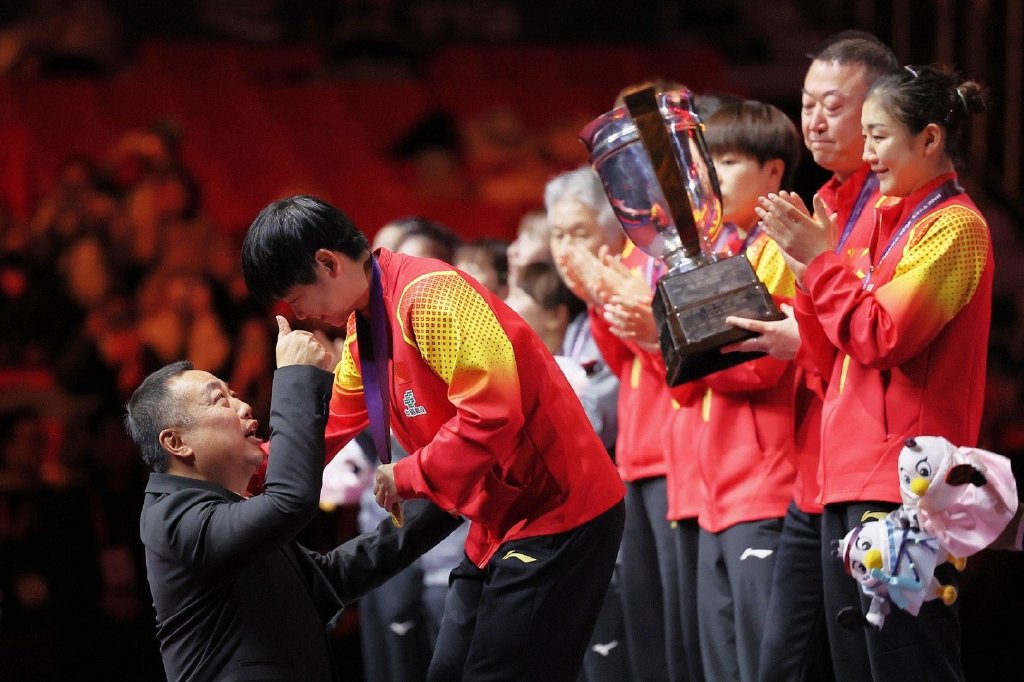 泪奔胜利!激动瞬间感动全场! 泪奔胜利!激动瞬间感动全场!