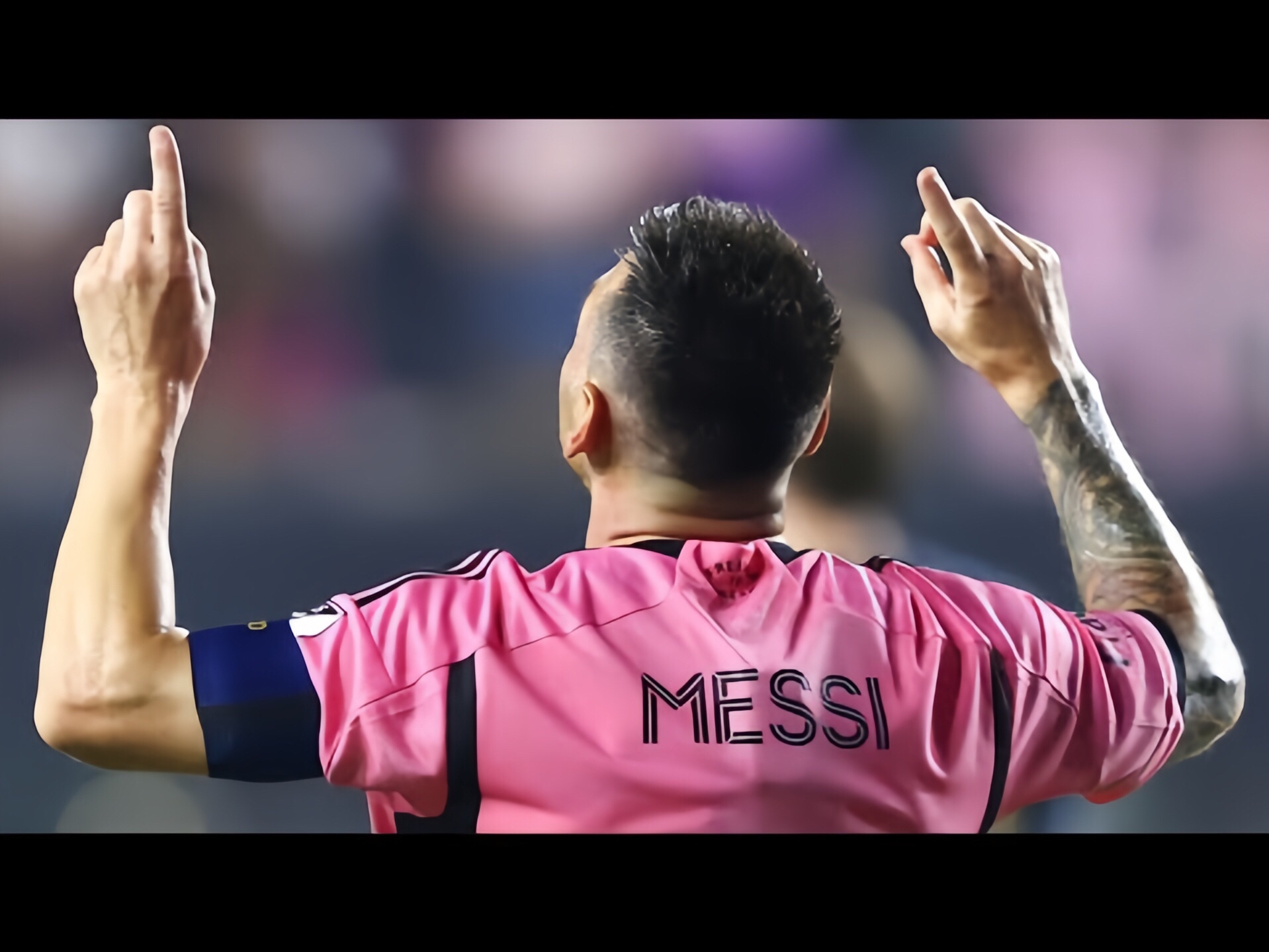 梅开二度制胜,球员表现高效 梅开二度制胜,球员表现高效