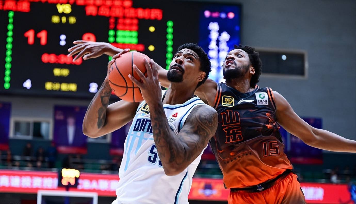 外援球员火力全开,队伍轻松获得大胜 外援球员火力全开,队伍轻松获得大胜