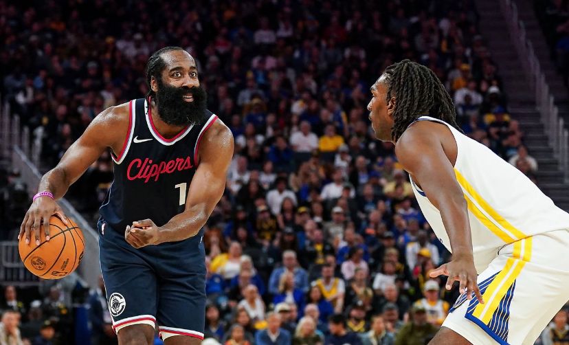 火箭大胜掘金,哈登连续得分突破30+ 火箭大胜掘金,哈登连续得分突破30+