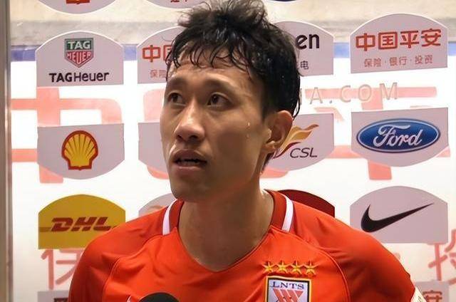 强强对话打破现有格局,引发球迷热议 强强对话打破现有格局,引发球迷热议