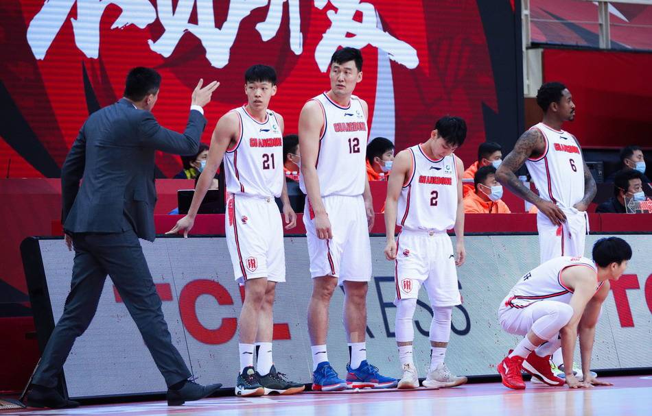 加拿大篮球联赛季后赛席位激烈争夺 加拿大篮球联赛季后赛席位激烈争夺