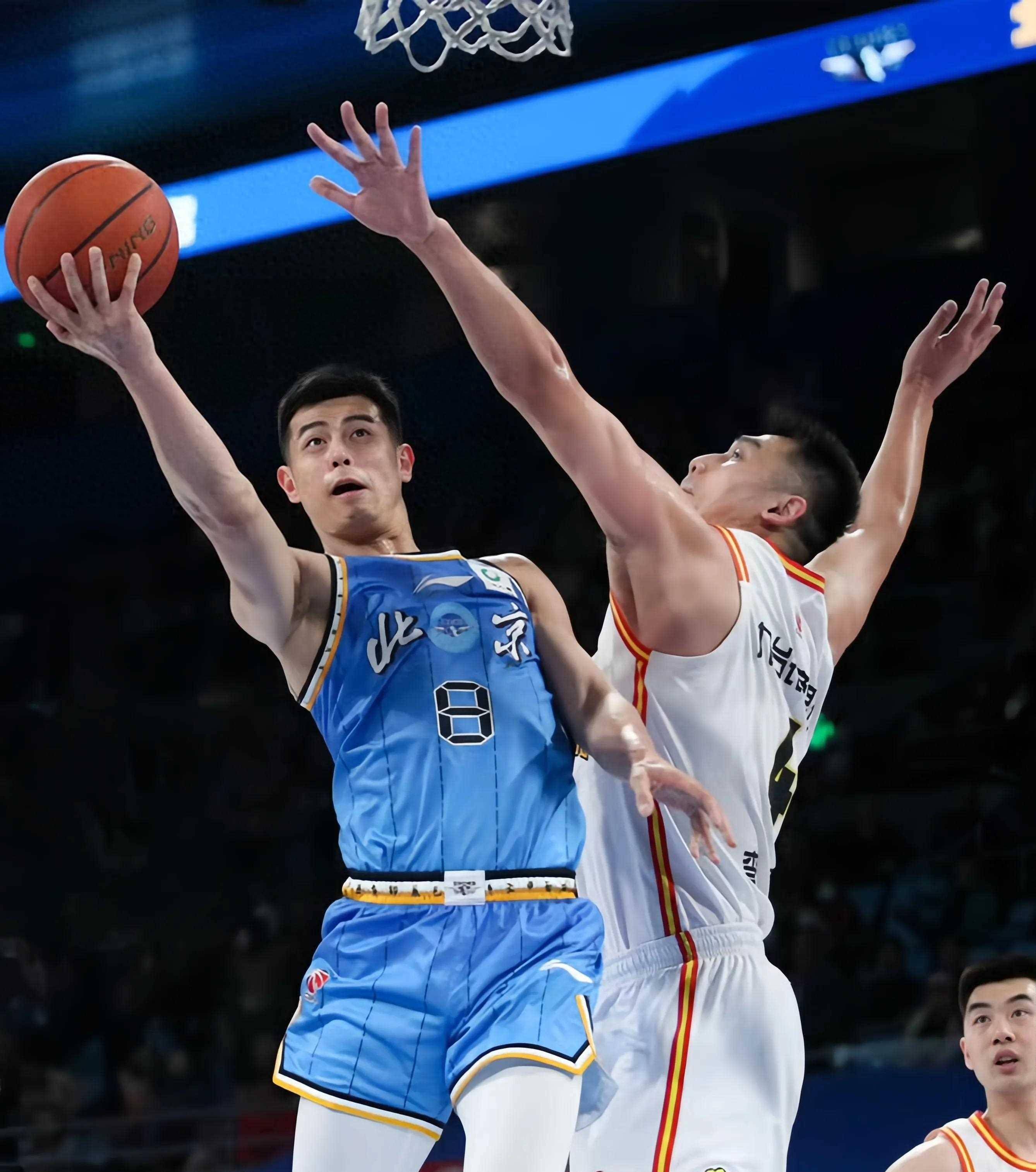 加拿大篮球联赛季后赛席位激烈争夺 加拿大篮球联赛季后赛席位激烈争夺