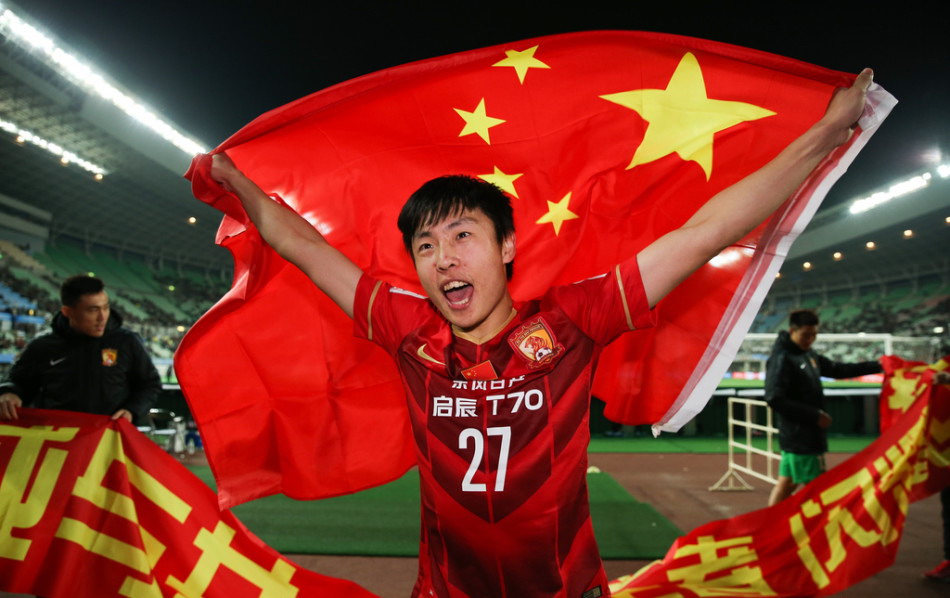 恒大球员因伤退出比赛,对球队影响巨大 恒大球员因伤退出比赛,对球队影响巨大