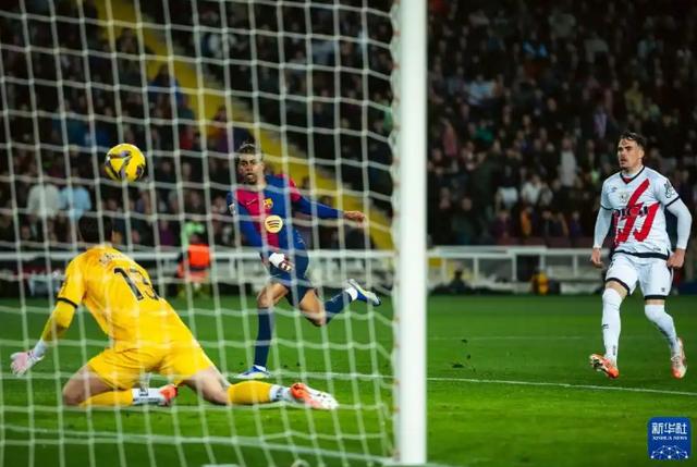 巴塞罗那紧咬领头羊,冲击联赛冠军 巴塞罗那紧咬领头羊,冲击联赛冠军