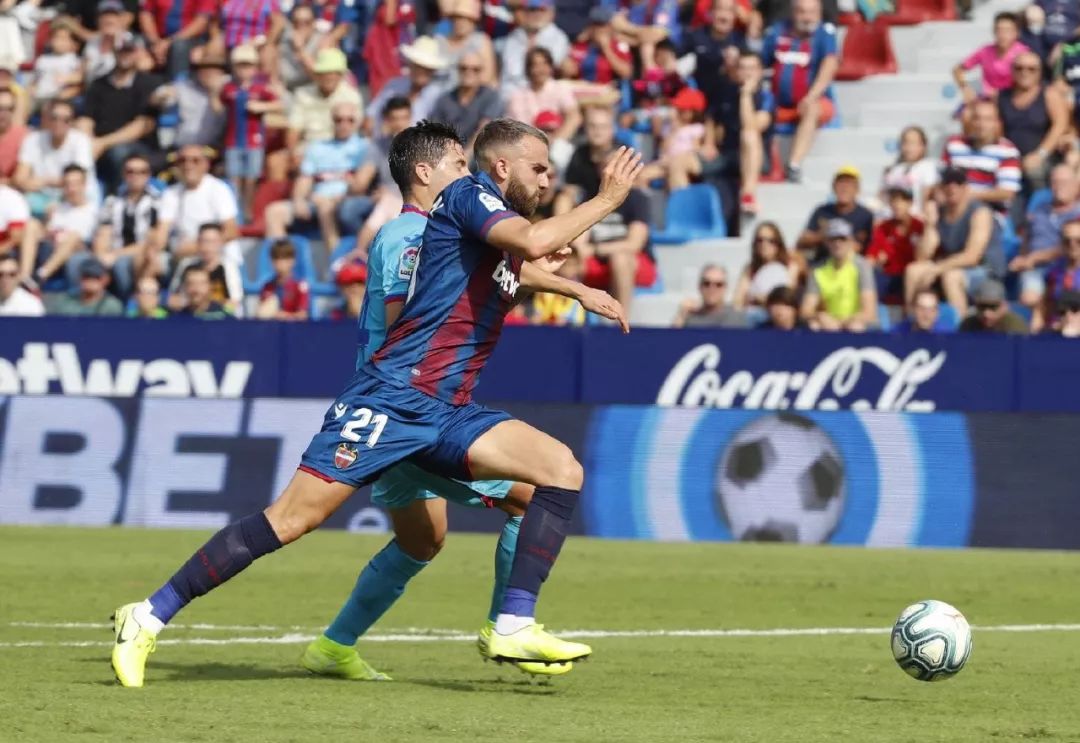 莱万特客场全队出击，争取逆袭击败对手！