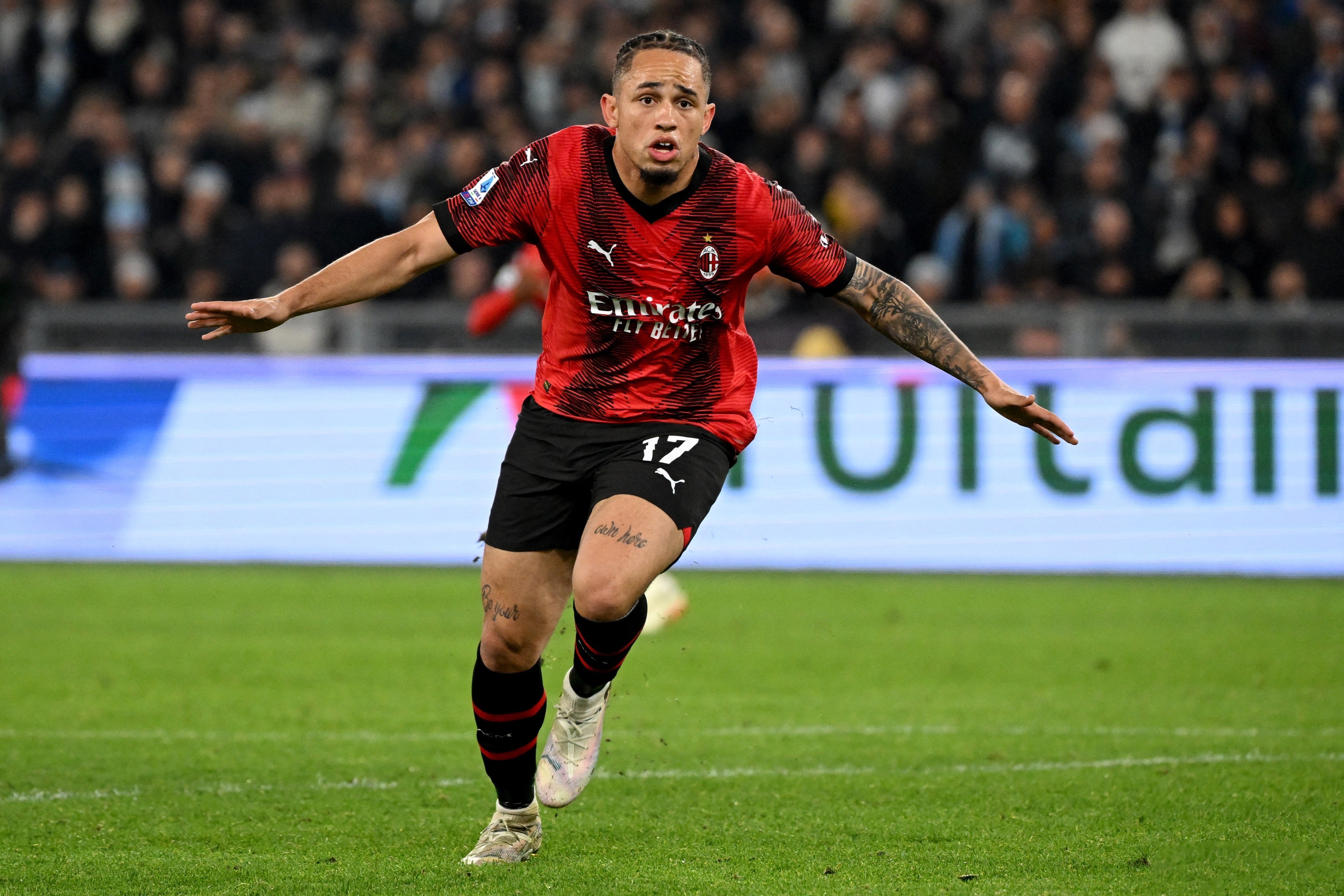 AC米兰冲击小组第一,逼平阿贾克斯 AC米兰冲击小组第一,逼平阿贾克斯