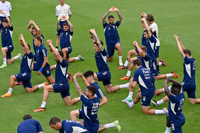 意大利队备战欧锦赛预选赛，主帅表示要创历史