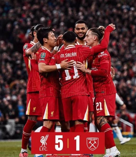 曼联取胜领跑,争冠前景愈发看好 曼联取胜领跑,争冠前景愈发看好