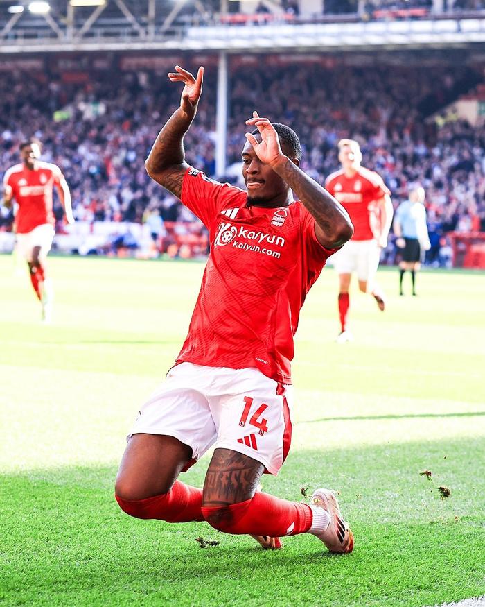 雷吉尔连胜终结，客场不敌对手