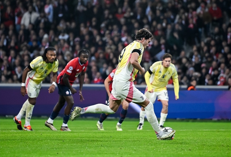 尤文图斯后卫斩获制胜入球,客场逼平劲旅 尤文图斯后卫斩获制胜入球,客场逼平劲旅