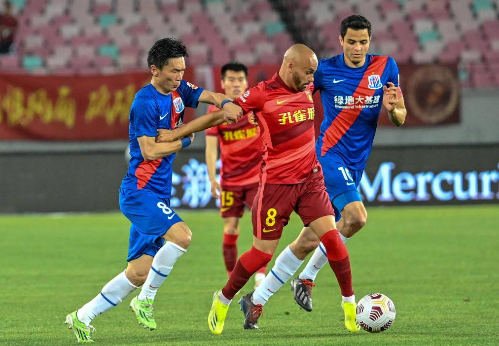 上海申花备战关键战役,战胜重庆力帆势在必得! 上海申花备战关键战役,战胜重庆力帆势在必得!