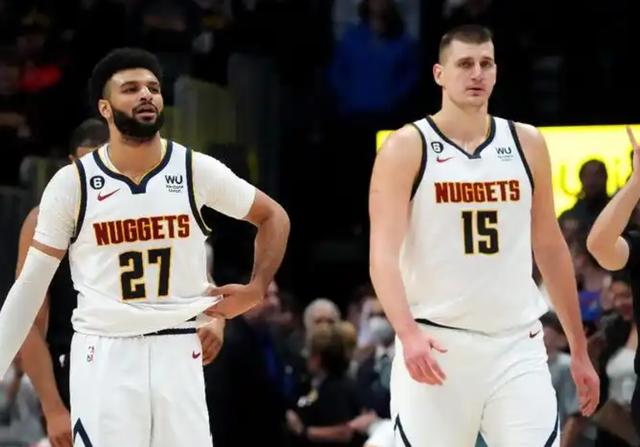 绿城vs人和,双方手足擒拿火花四射 绿城vs人和,双方手足擒拿火花四射