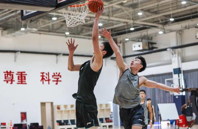 NBA球队展开夏季训练,备战新赛季 NBA球队展开夏季训练,备战新赛季