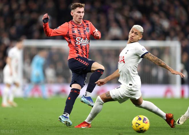 曼城主场战胜埃弗顿，英超第22轮全胜