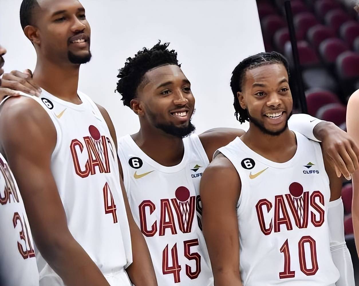 球队抢夺东部榜首，实力获认可