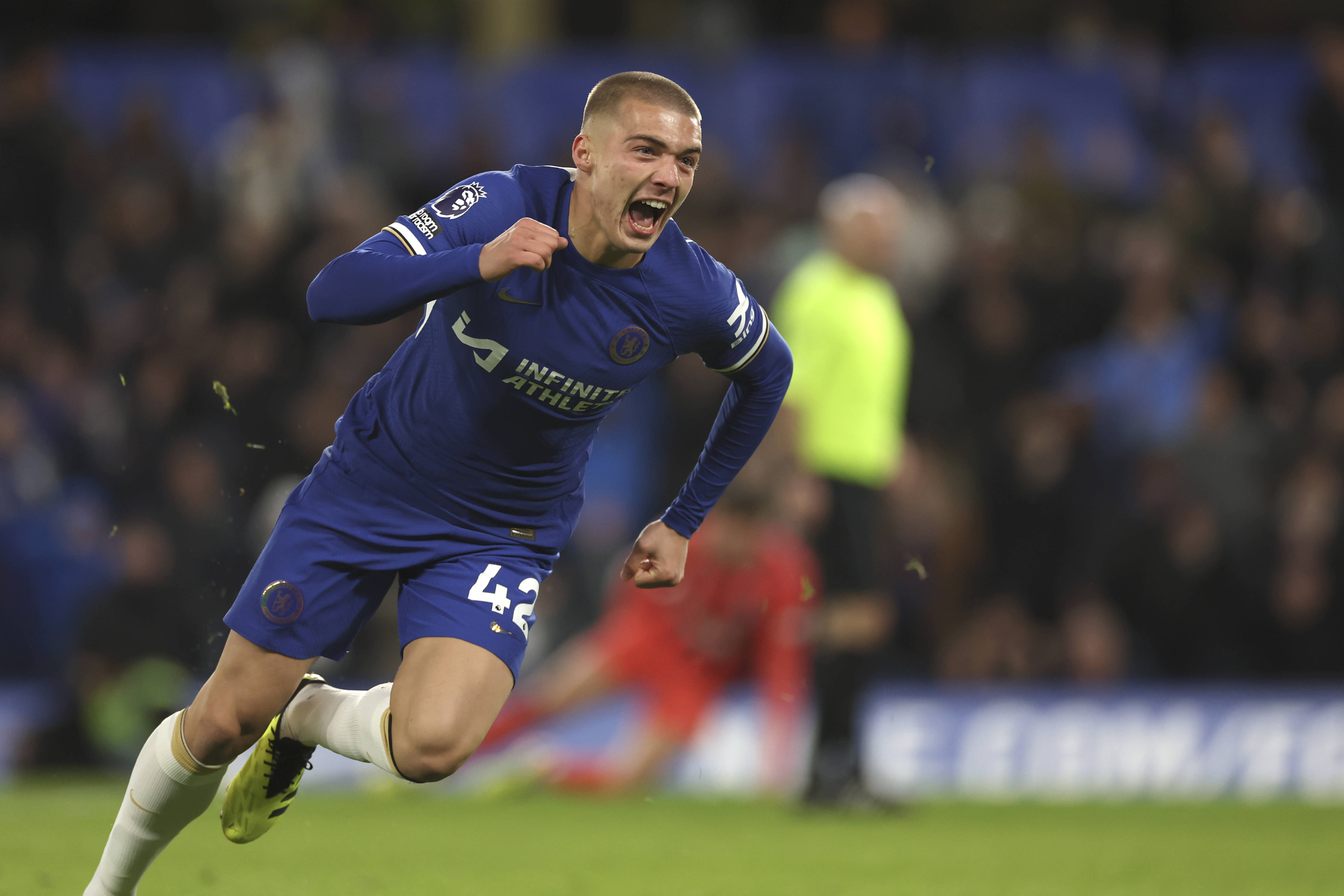 切尔西击败埃弗顿,稳定英超联赛前四名位置 切尔西击败埃弗顿,稳定英超联赛前四名位置