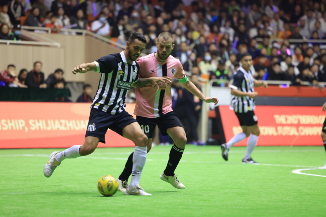 足球比赛中令人目不暇接的剧情 足球比赛中令人目不暇接的剧情