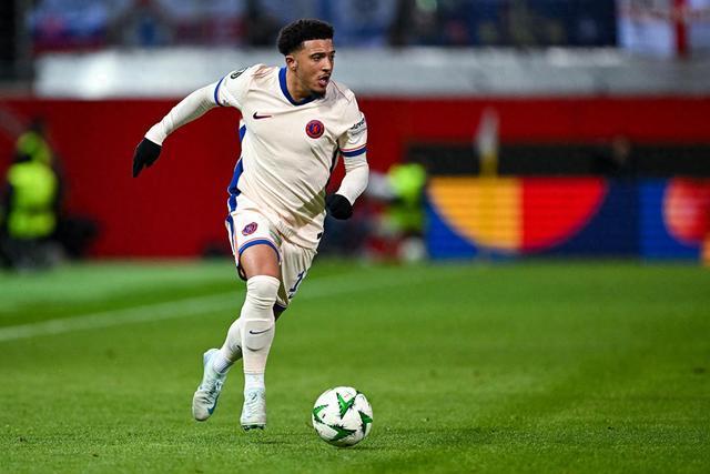 切尔西球员受伤助攻,力保前四位置 切尔西球员受伤助攻,力保前四位置