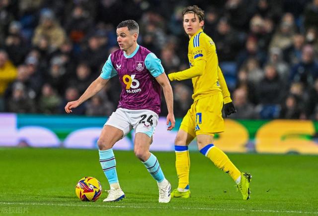 伯恩利客场失利！红黑军团英超困境加深