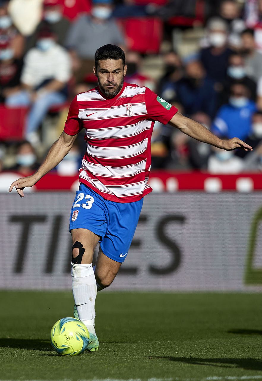 格拉纳达新援入选西班牙国家队,备战重要比赛 格拉纳达新援入选西班牙国家队,备战重要比赛