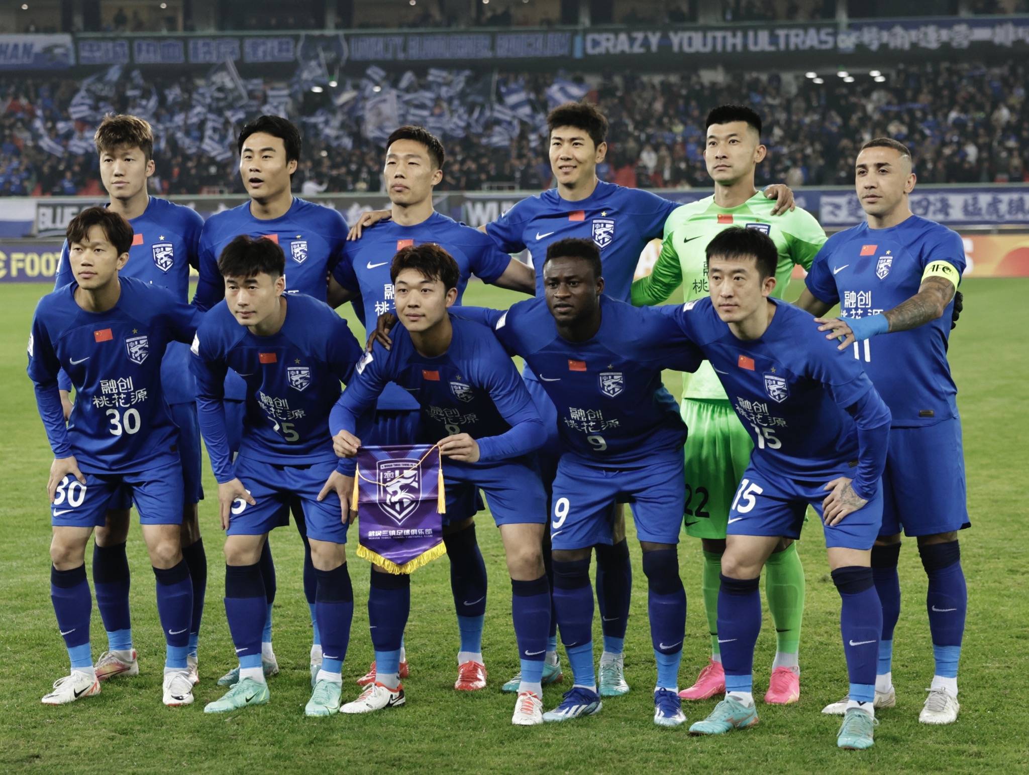 上海申花经历激烈交锋胜出比赛 上海申花经历激烈交锋胜出比赛