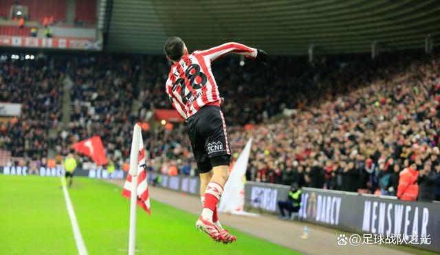 桑德兰中场球员突破封堵，展现出色技术