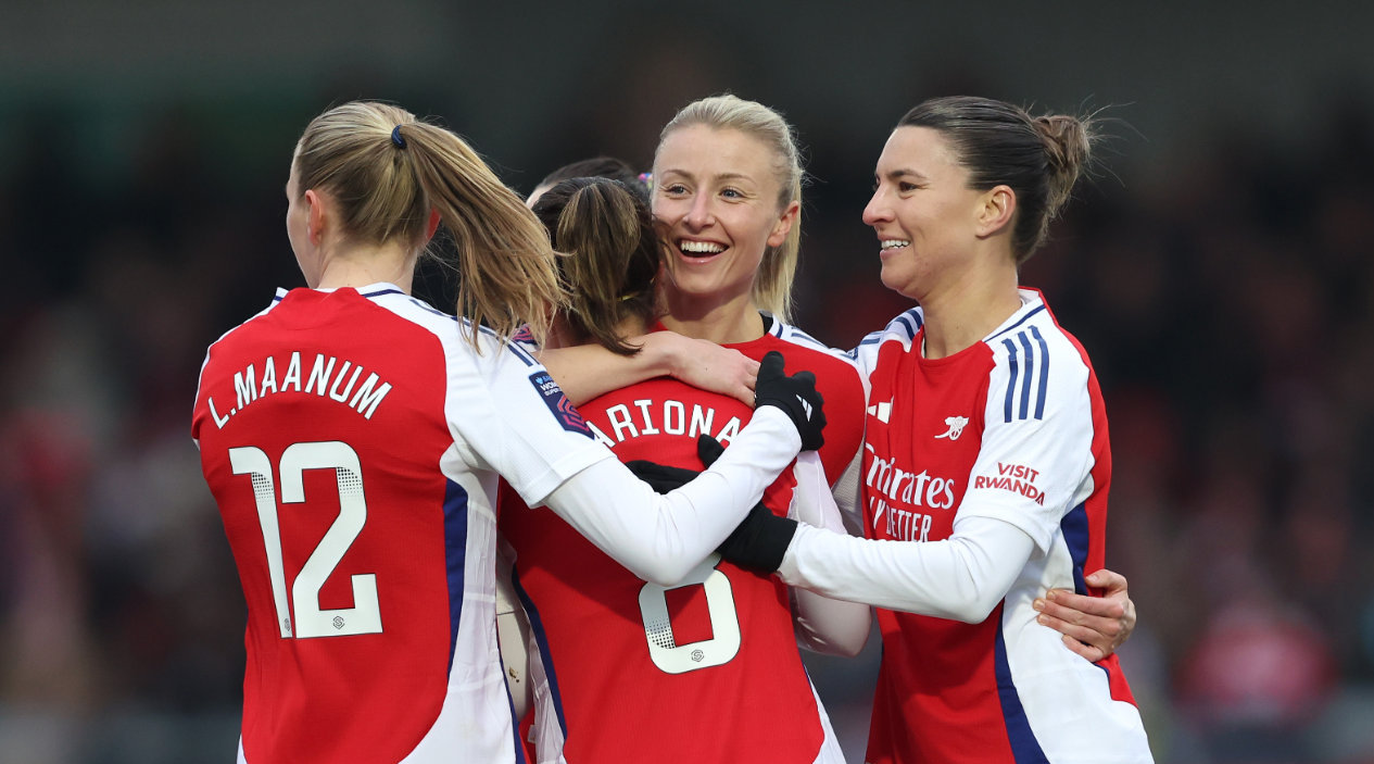 卢森堡女足队员全力以赴,夺得胜利殊荣 卢森堡女足队员全力以赴,夺得胜利殊荣