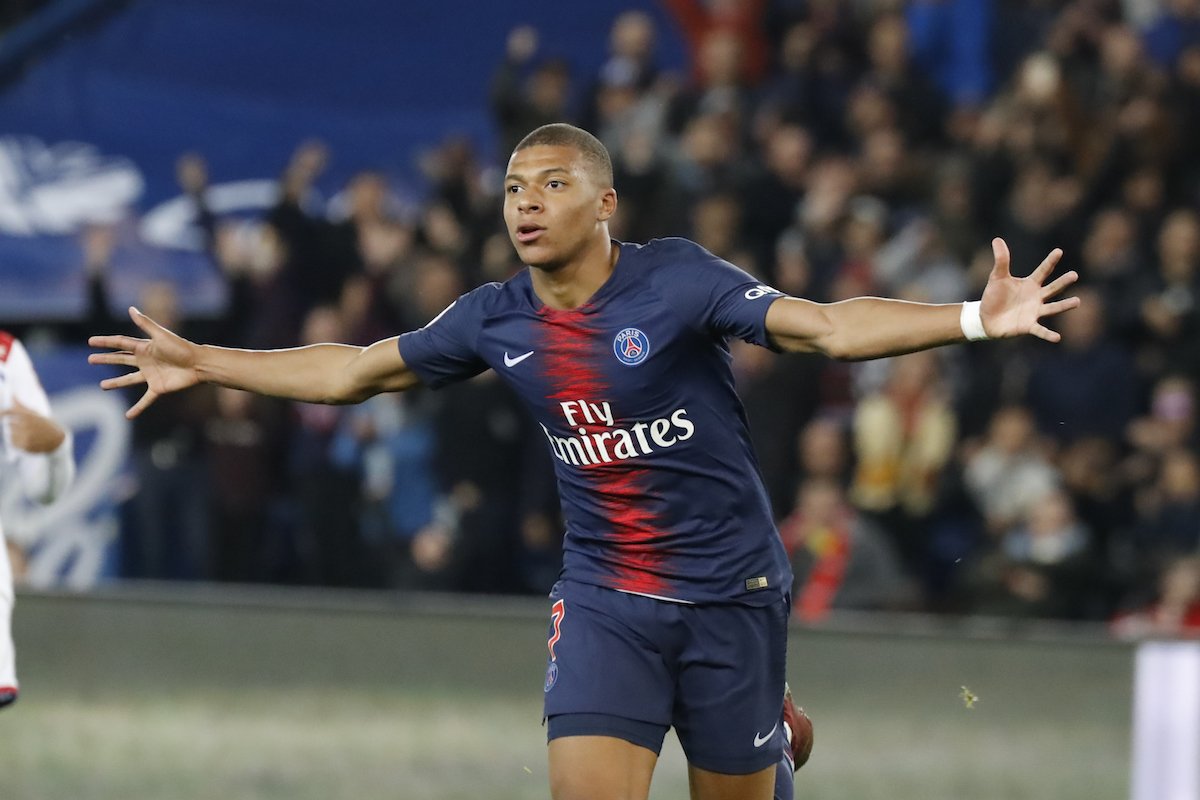 亚眠抢得一分,客场表现令人满意 亚眠抢得一分,客场表现令人满意