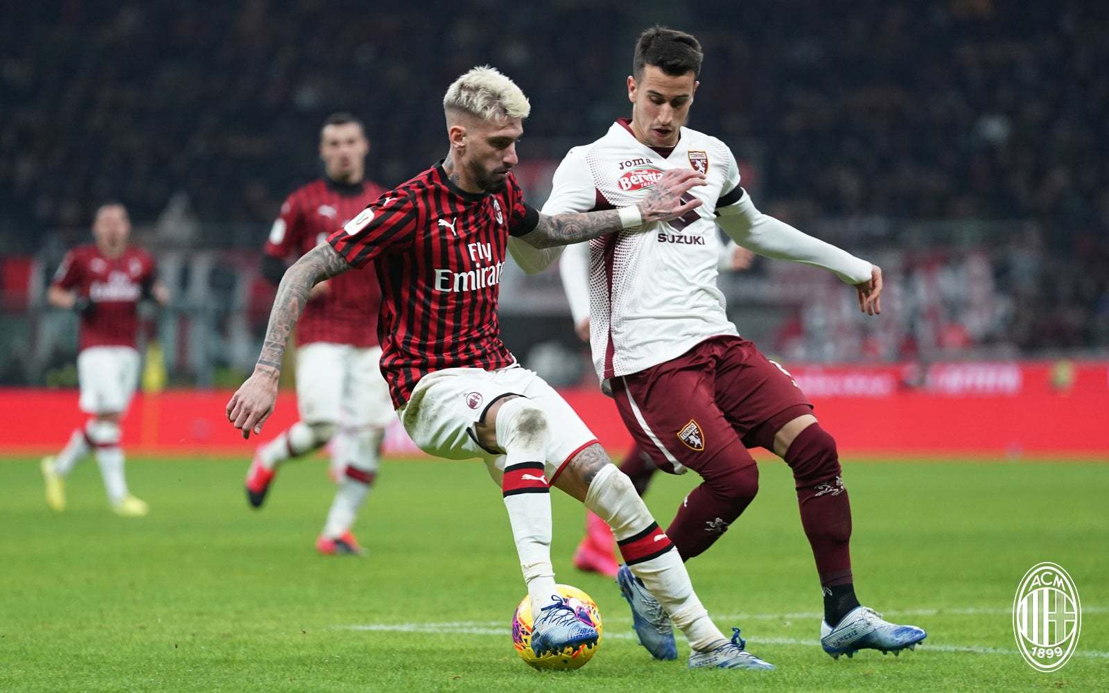 AC米兰绝杀惊险胜利，球迷欢呼不已