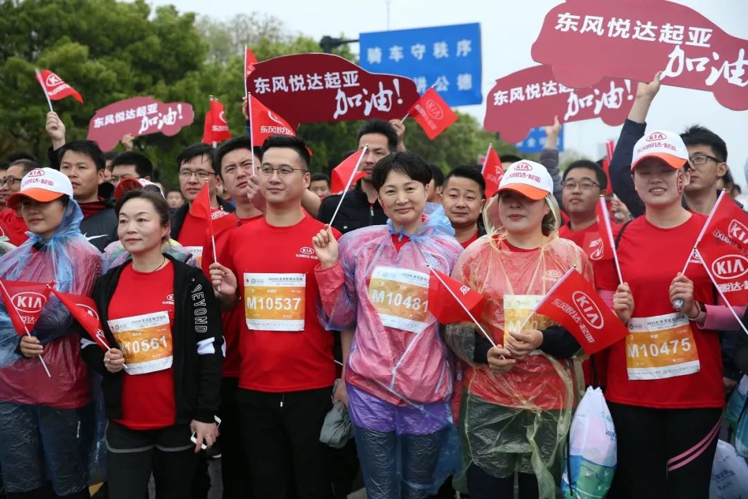 大连新洲热血澎湃，万众齐声呐喊加油