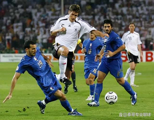 欧国联季后赛首回合,球队将上演一场胜负之战 欧国联季后赛首回合,球队将上演一场胜负之战