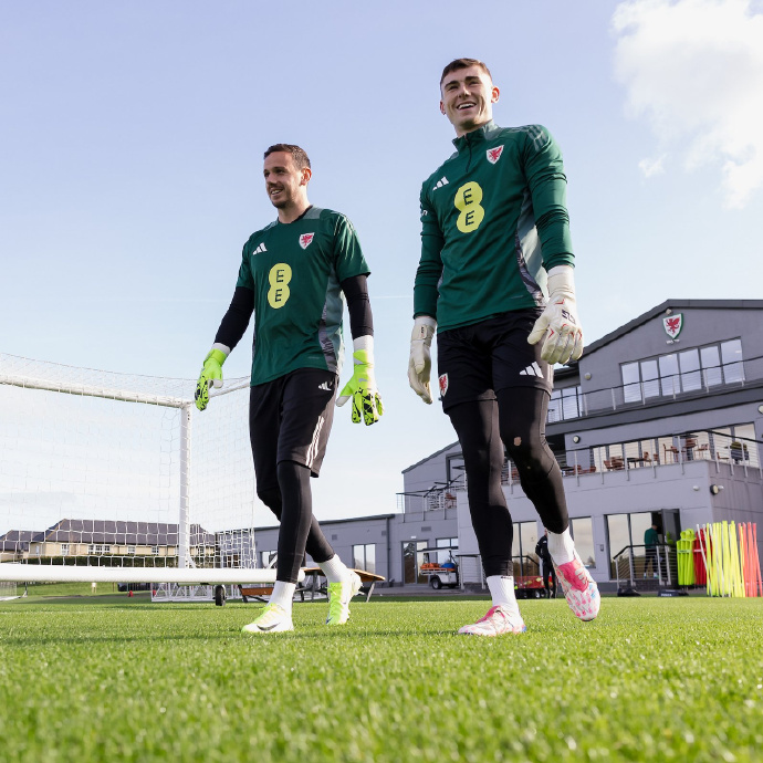 利物浦青训球员表现亮眼获好评 利物浦青训球员表现亮眼获好评