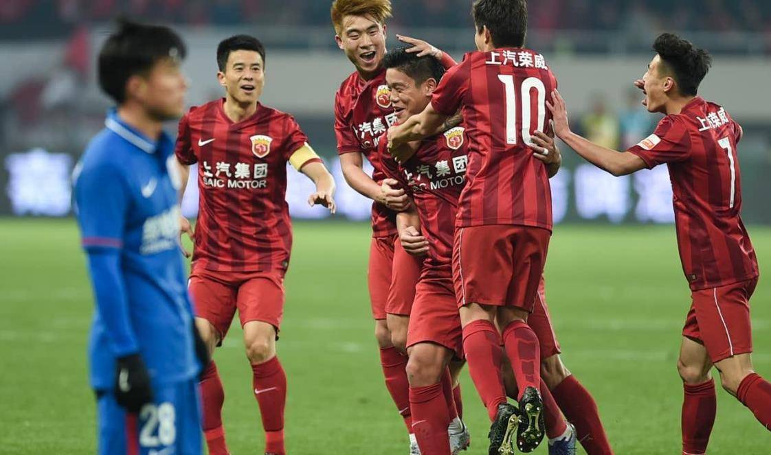 上海上港背靠背战平,球迷期待新的表现 上海上港背靠背战平,球迷期待新的表现