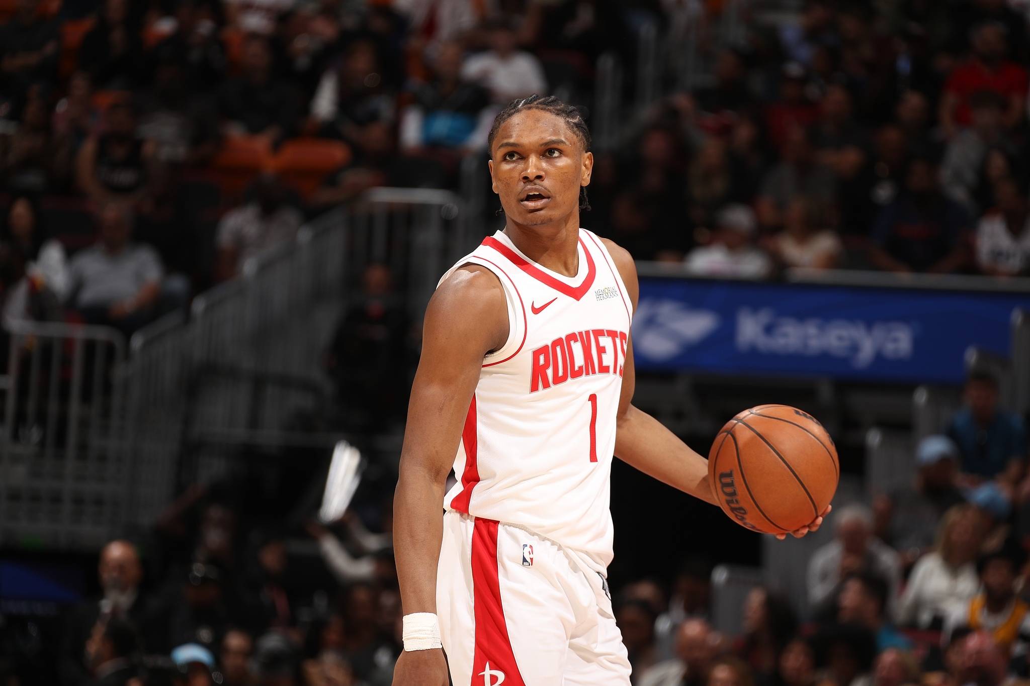 火箭队和公牛队在CBA比赛中展开一场激烈的角逐 火箭队和公牛队在CBA比赛中展开一场激烈的角逐